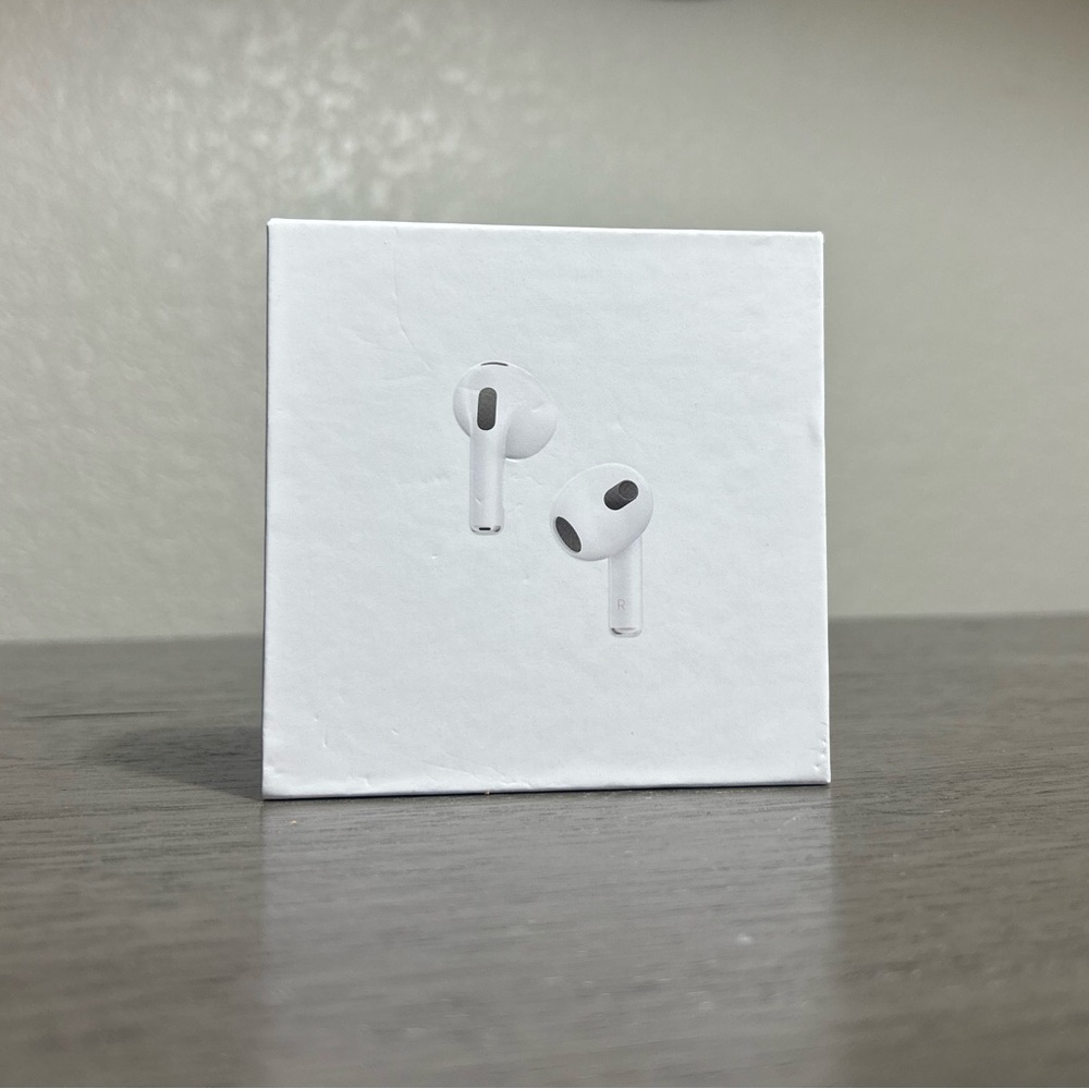 Apple Airpods 3rd Generation with MagSafe Wireless Charging Case - Brand New